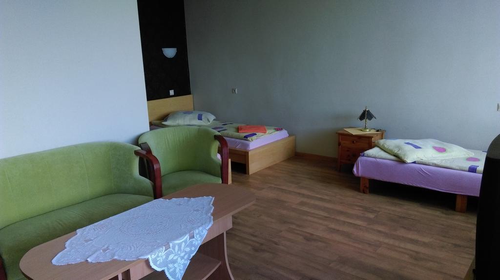 Bed-Breakfast By Tina Hotel ชุโคโว ภายนอก รูปภาพ